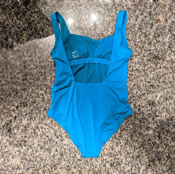 Nike Essential U-Back One Piece Swimsuit - Picture 3 of 4